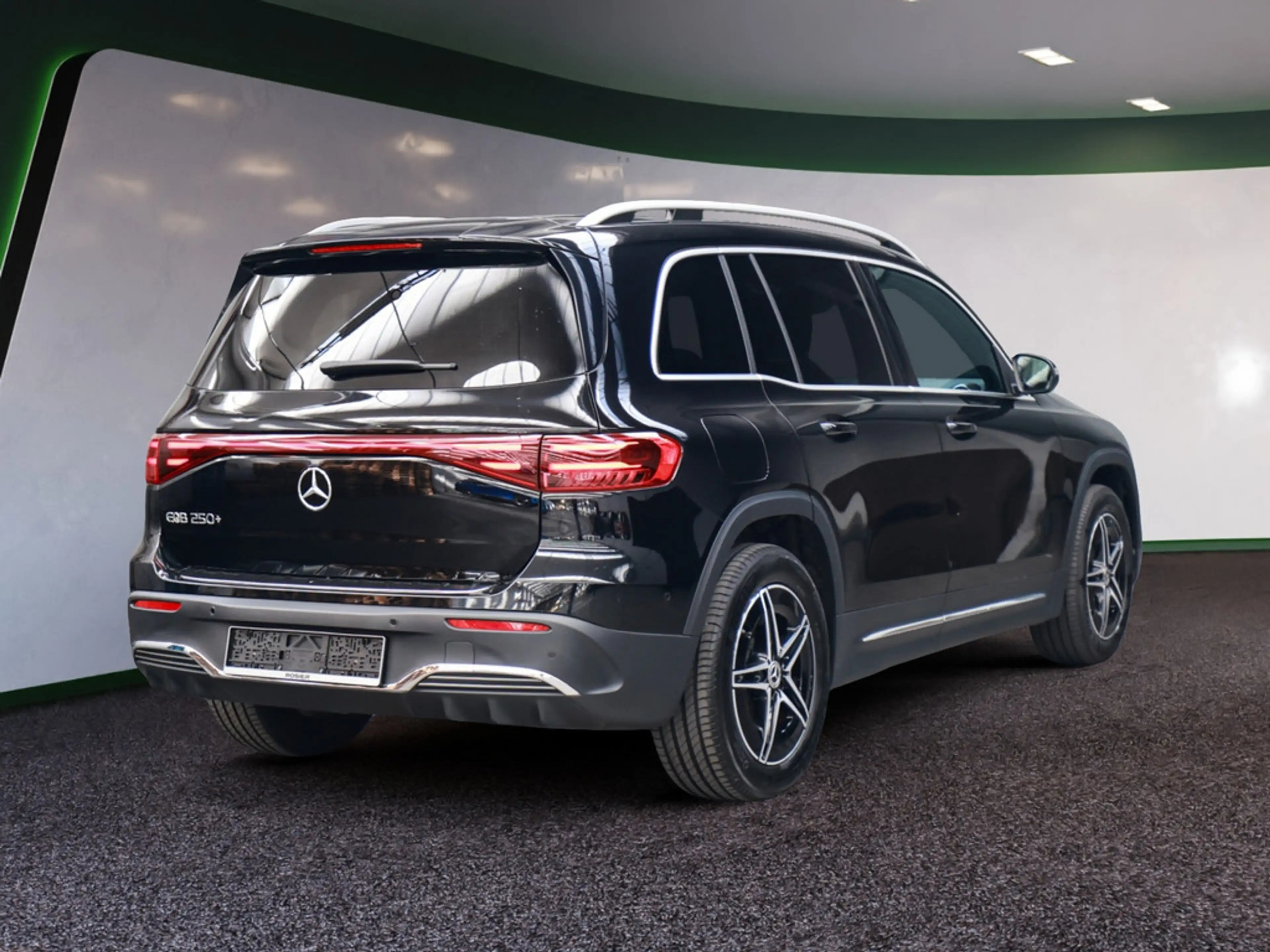 Mercedes-Benz EQB 250 + AMG Sport Advanced AHK LED NAVI SHZ — photo 8