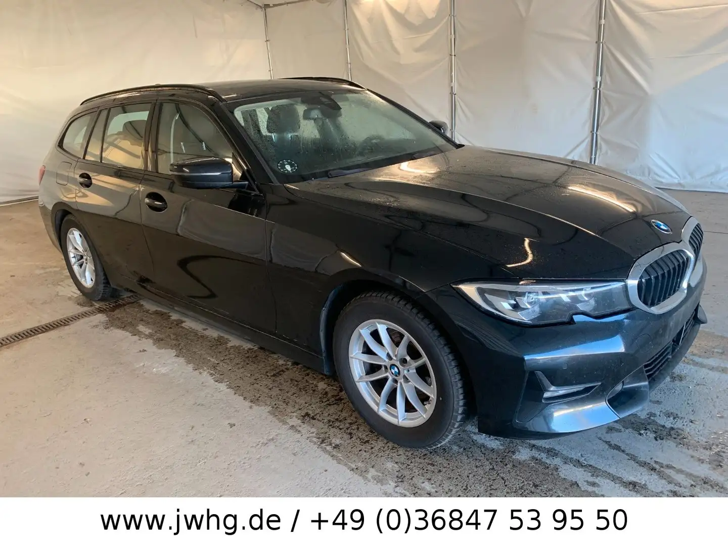 BMW 320 i Sport Line DrivingAss+CockpProf+AHK+SiHz Schwarz - 2