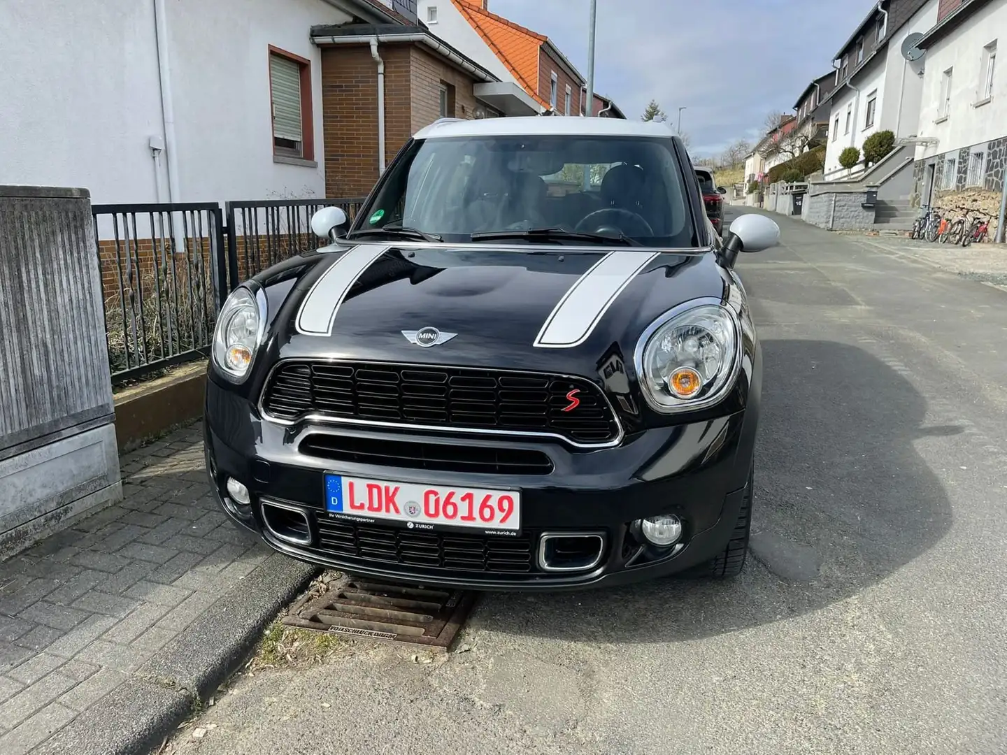 MINI Cooper SD Countryman Mini Cooper SD Countryman Zwart - 1