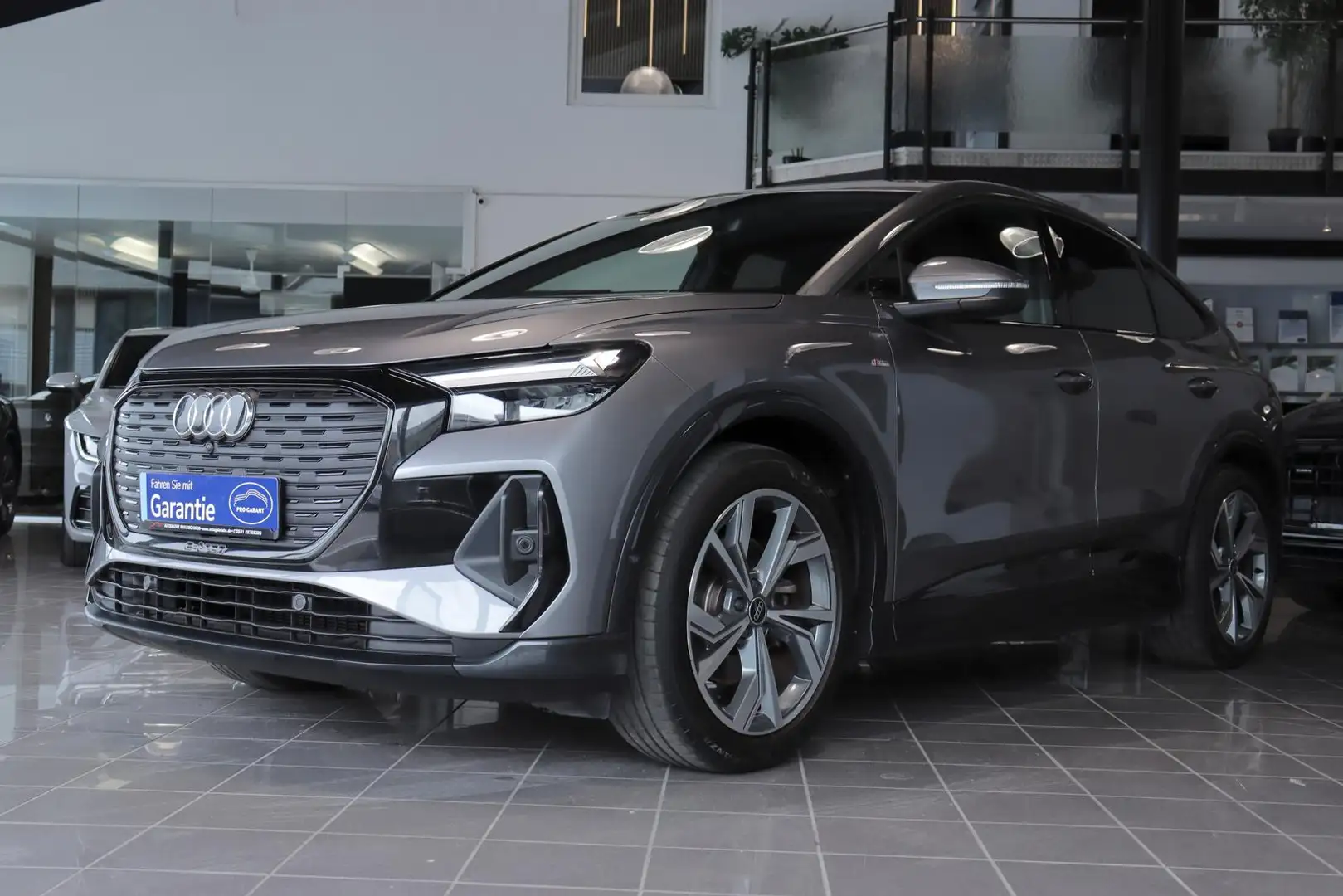 Audi e-tron Q4 e-tron Sportback 35 e-tron S-LINE *20-ZOLL* Grau - 2