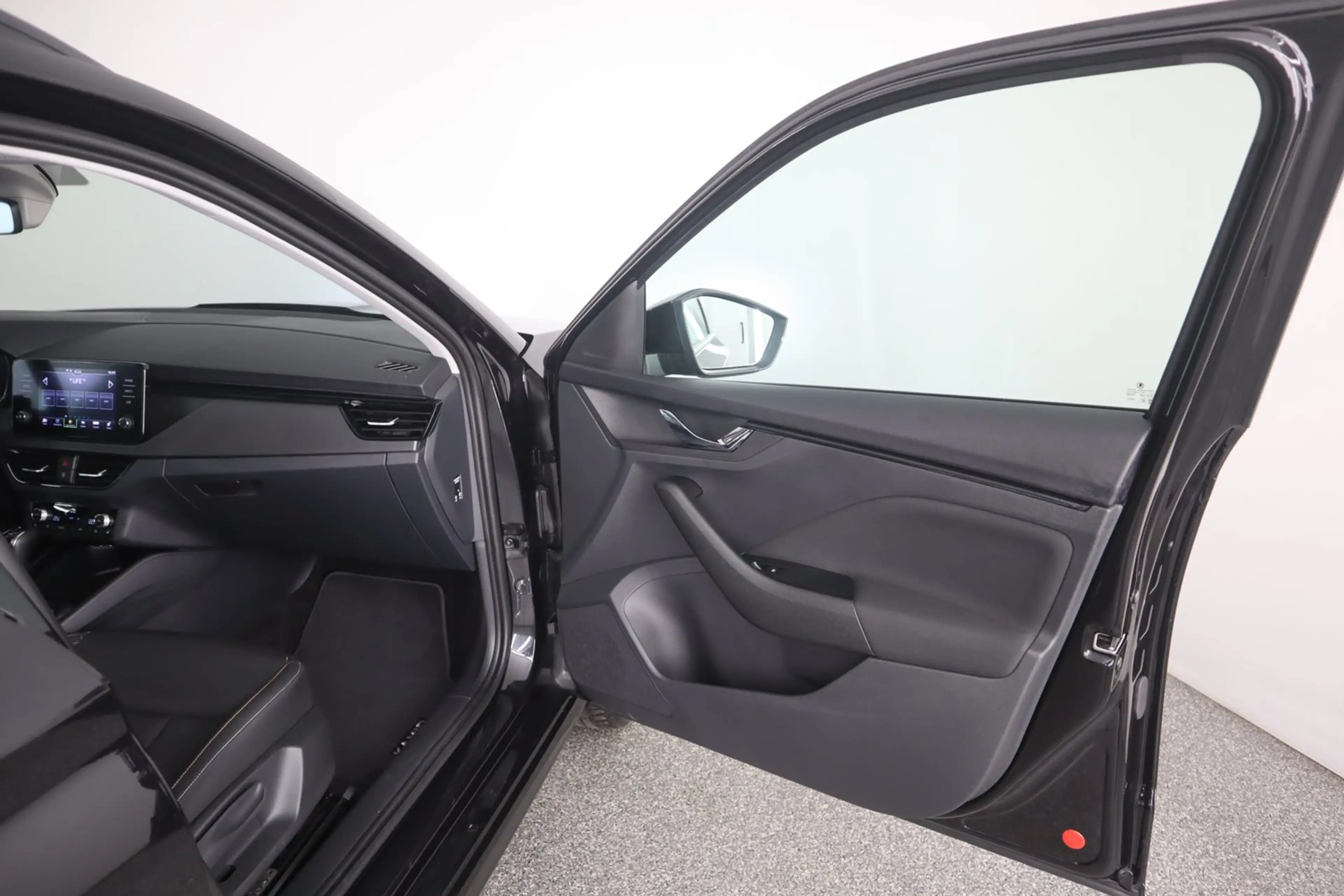 Skoda Kamiq Selection TSI DSG — photo 10