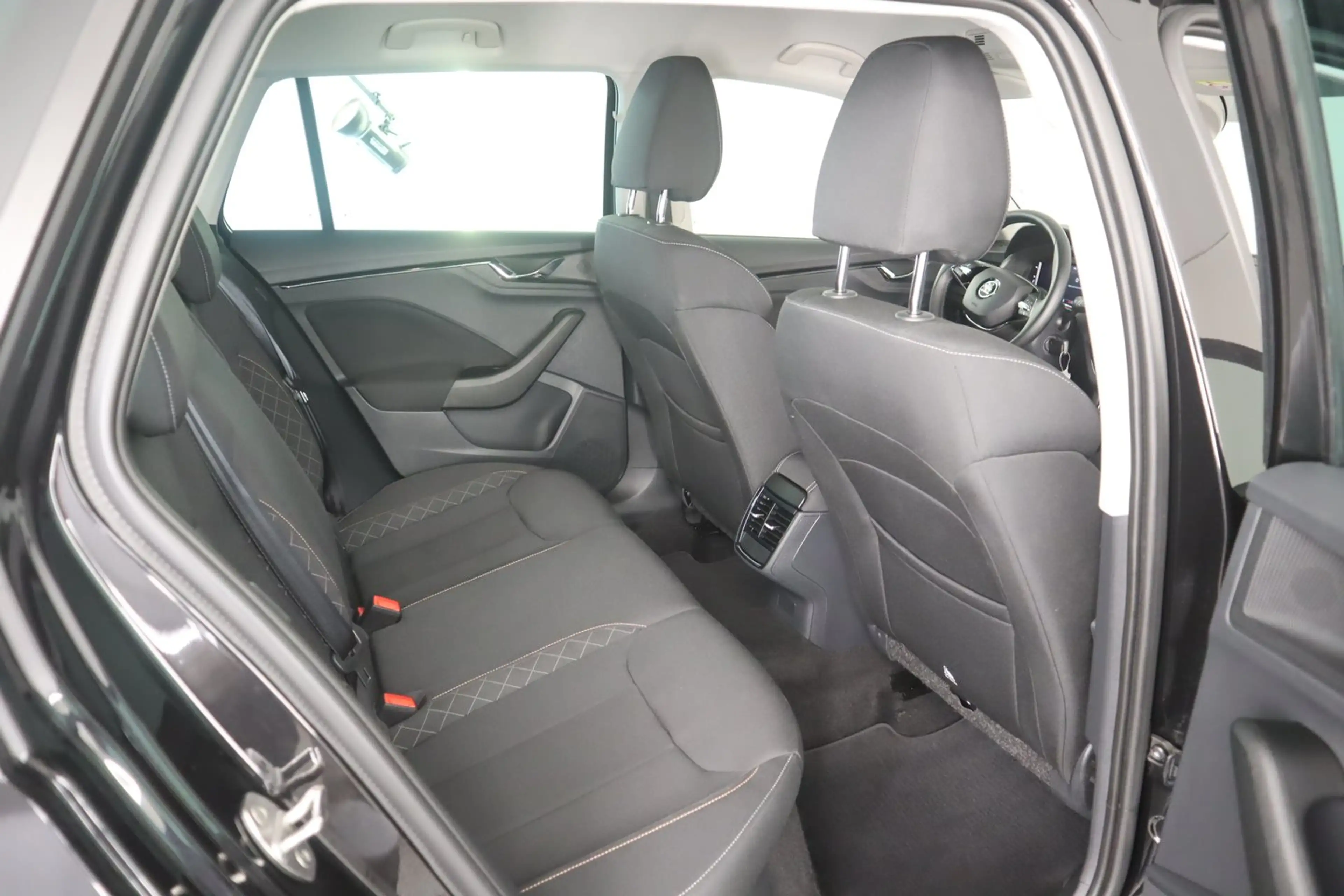 Skoda Kamiq Selection TSI DSG — photo 13