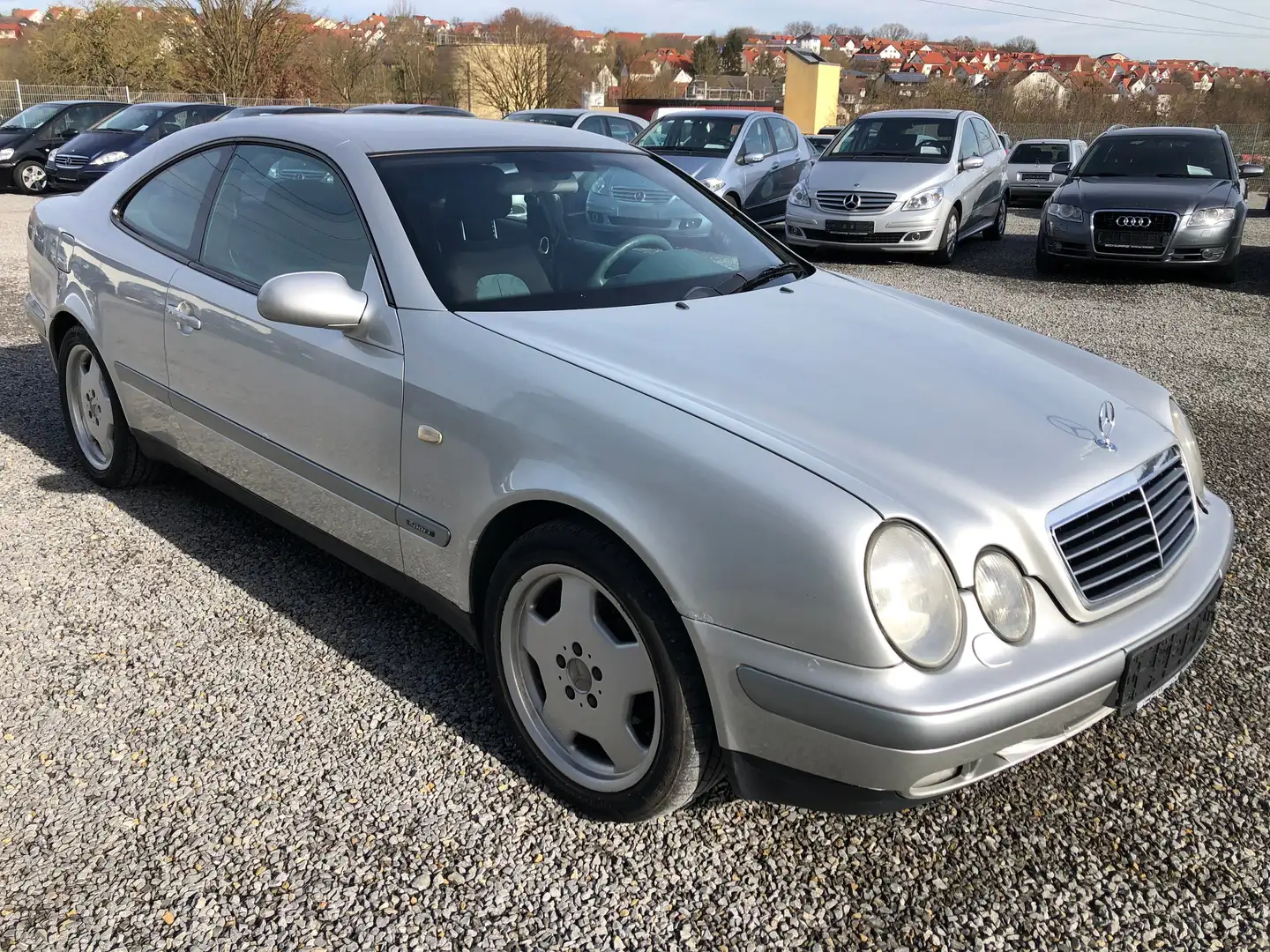 Mercedes-Benz CLK 200 SPORT*KLIMA*MEMORY-PAKET*XENON* Silber - 2