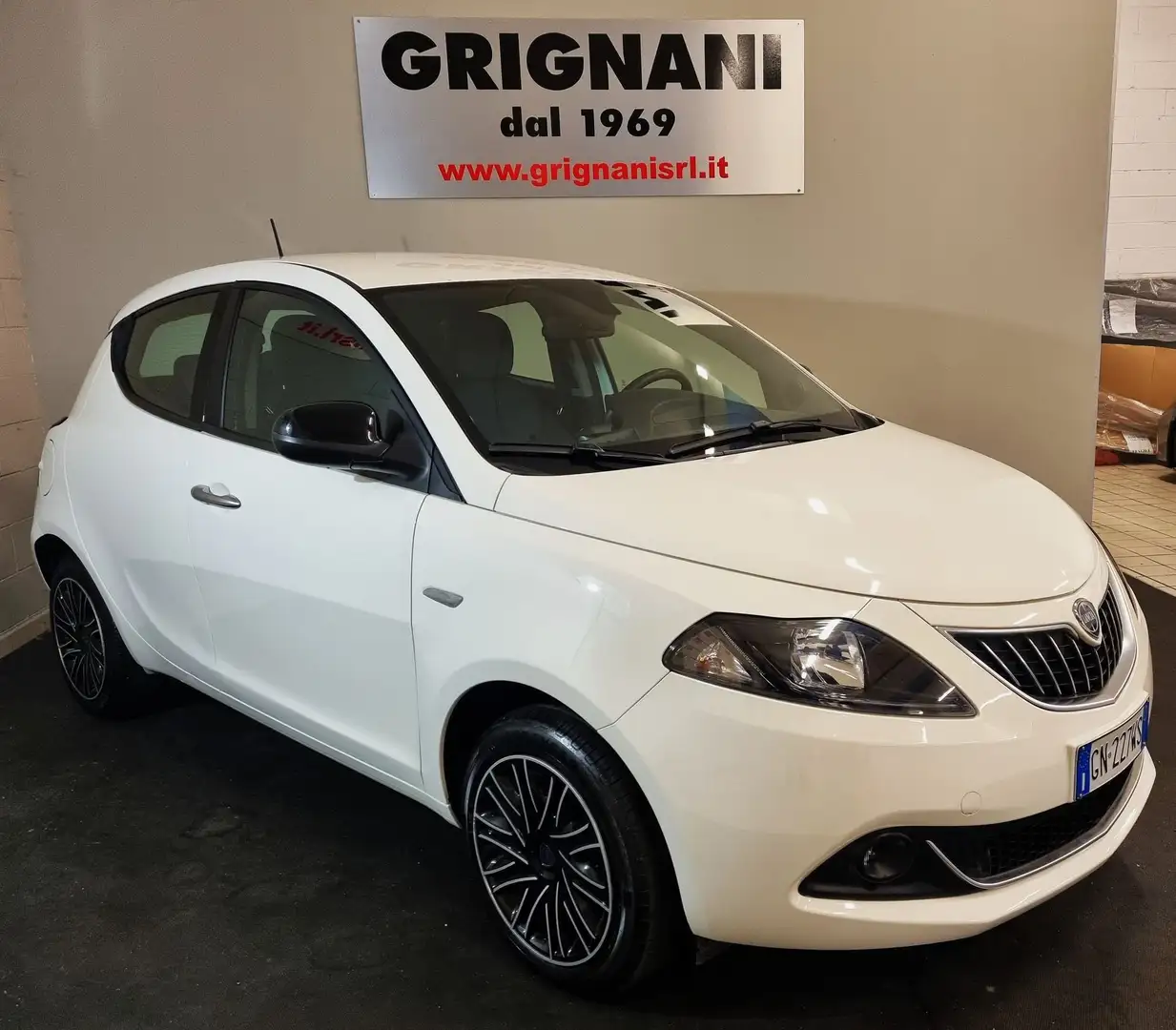 Lancia Ypsilon 1.0 FireFly 5 porte S&S Hybryd Gold Bianco - 1