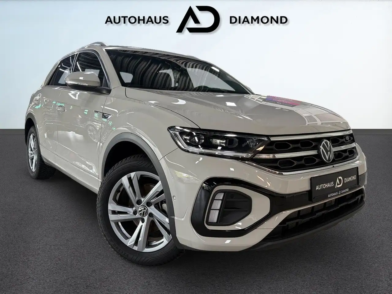 Volkswagen T-Roc R-Line * DSG * KAMERA * ACC * — photo 1 of 34