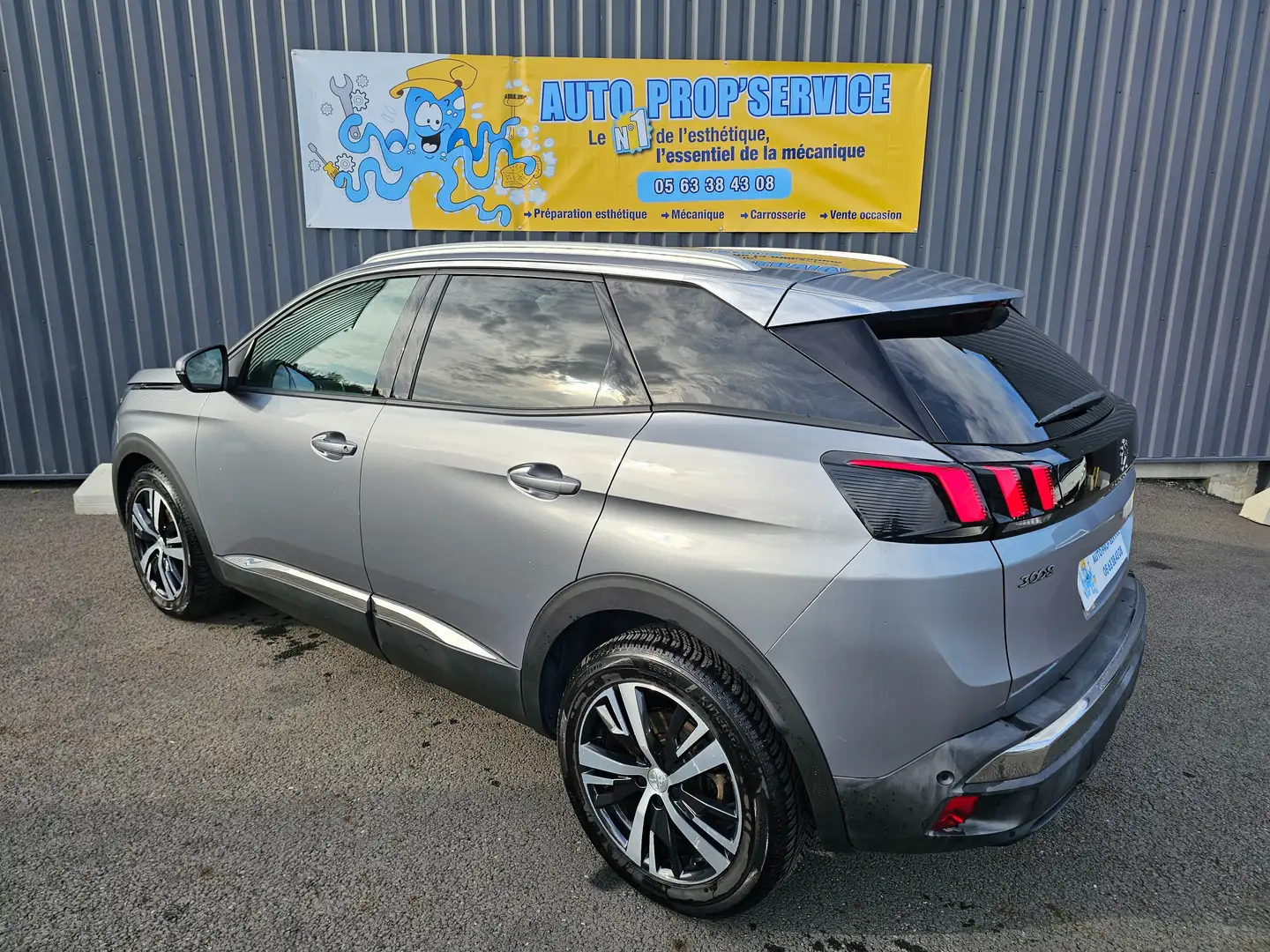 Peugeot 3008 1.2 PURETECH 130CH ALLURE BUSINESS Gris - 2