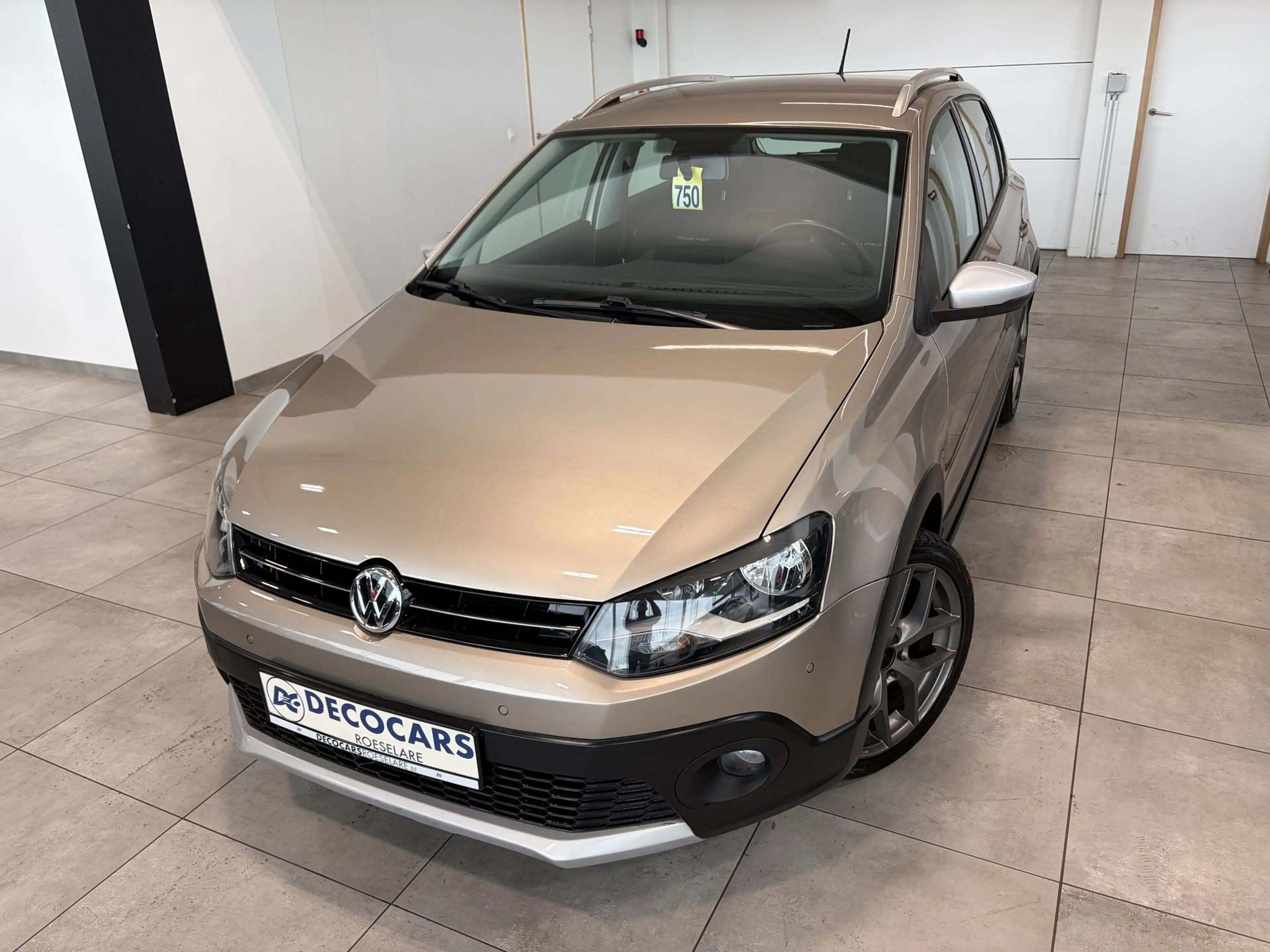 Volkswagen Polo Cross Automaat / Parkeersensoren / Cruise Controle / Airco / — photo 2