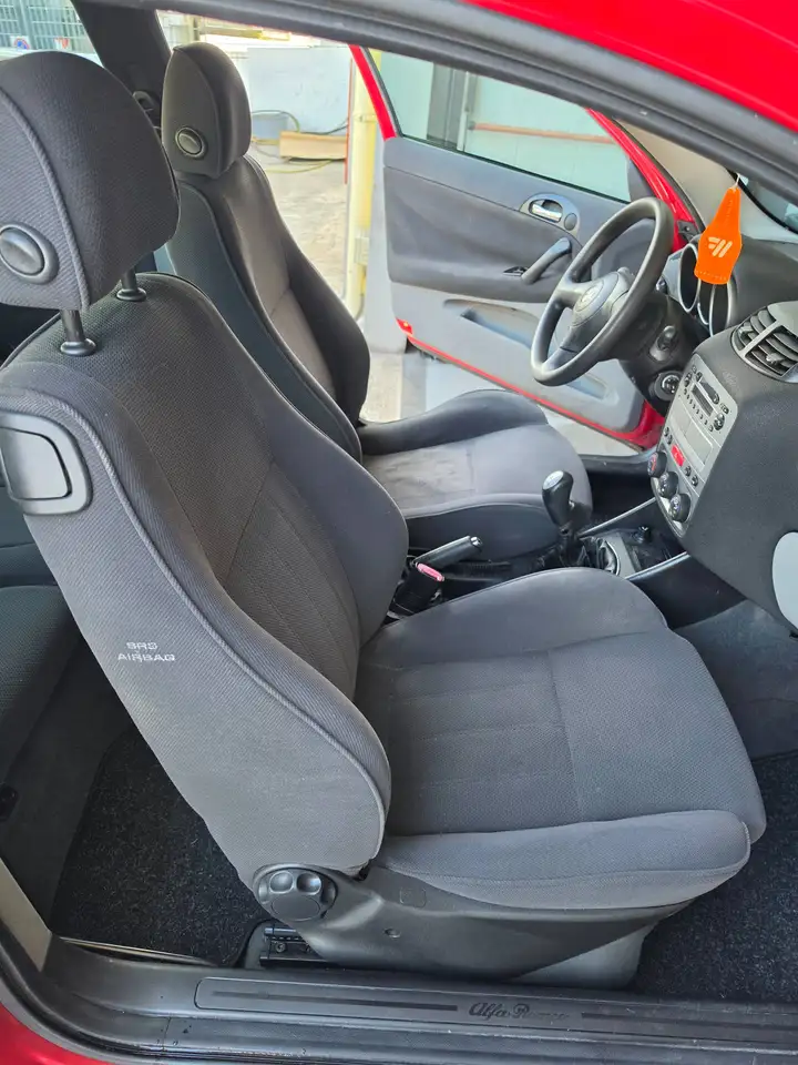 Alfa Romeo 147 I 2000 3p 1.6 ts Distinctive 105cv, foto 7