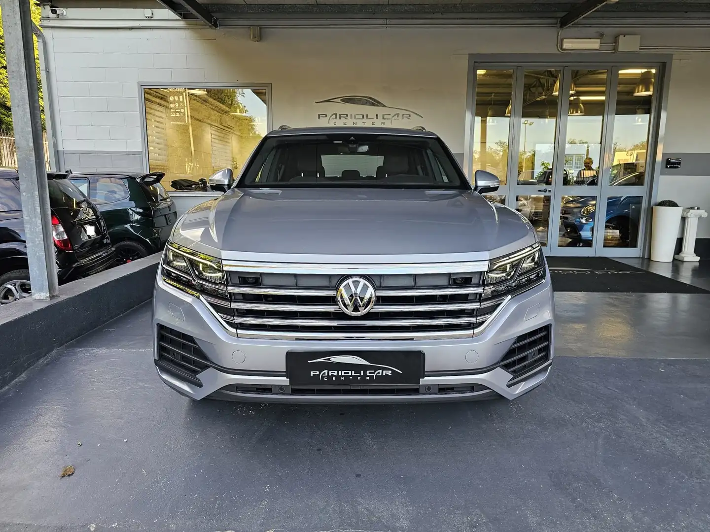 Volkswagen Touareg 3.0 V6 tdi Advanced 286cv tiptronic Stříbrná - 1
