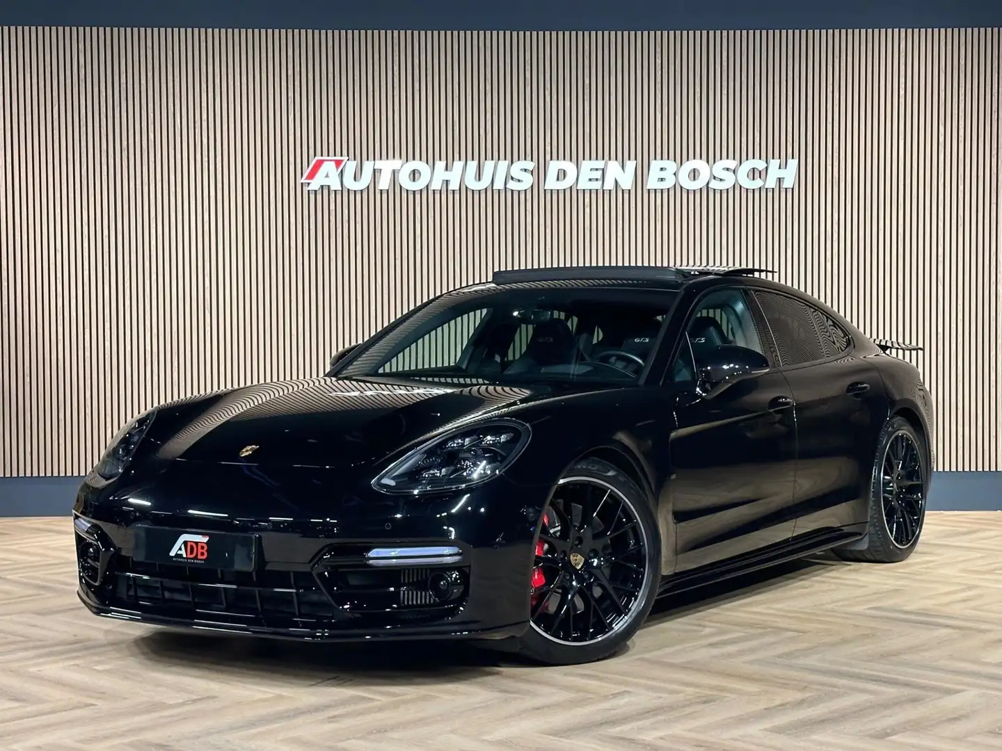 Porsche Panamera GTS 4.0 V8 Bi-Turbo - Matrix - Sport Chrono Zwart - 1