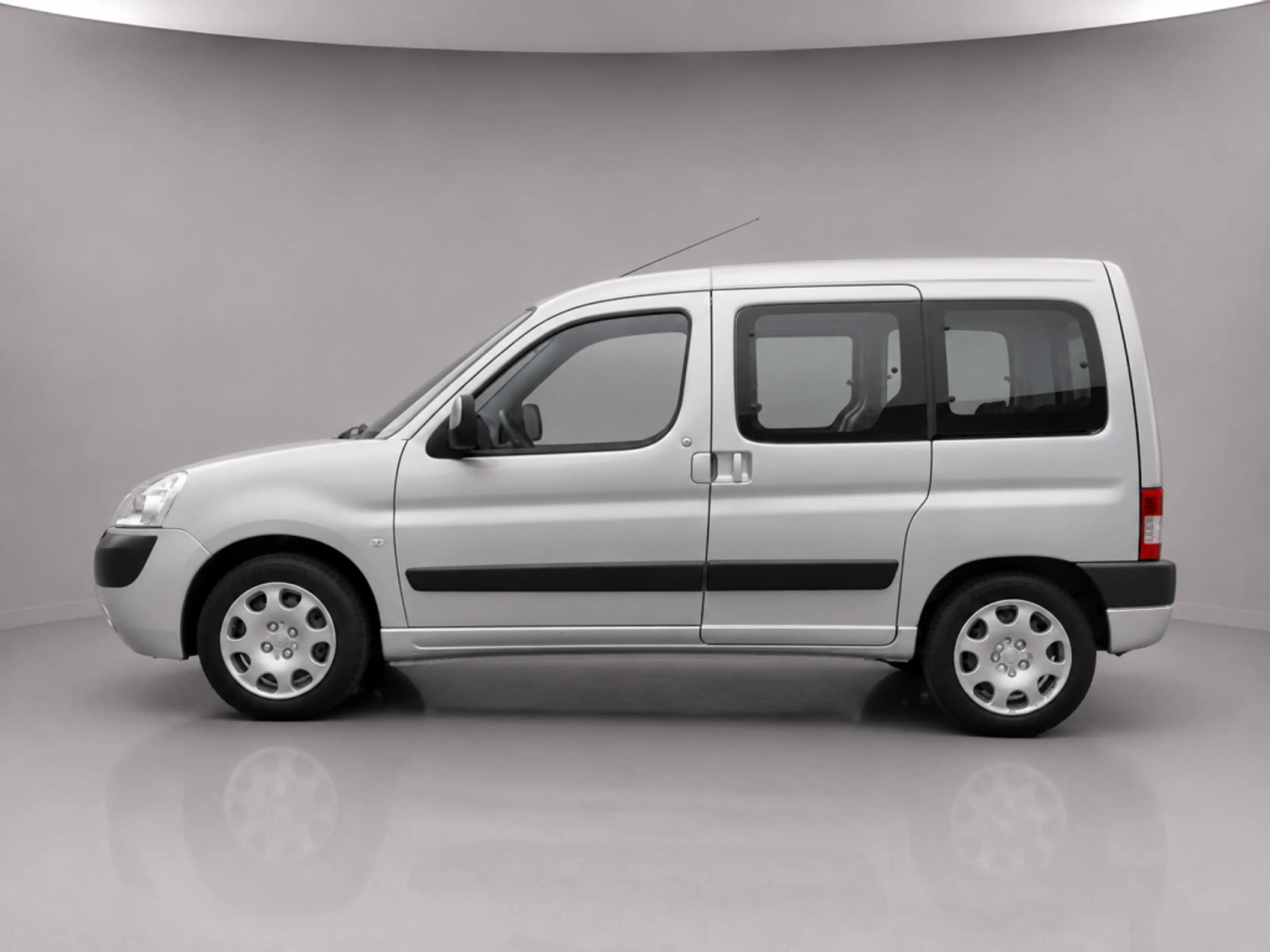 Peugeot Partner 1.6-16V XT — photo 5