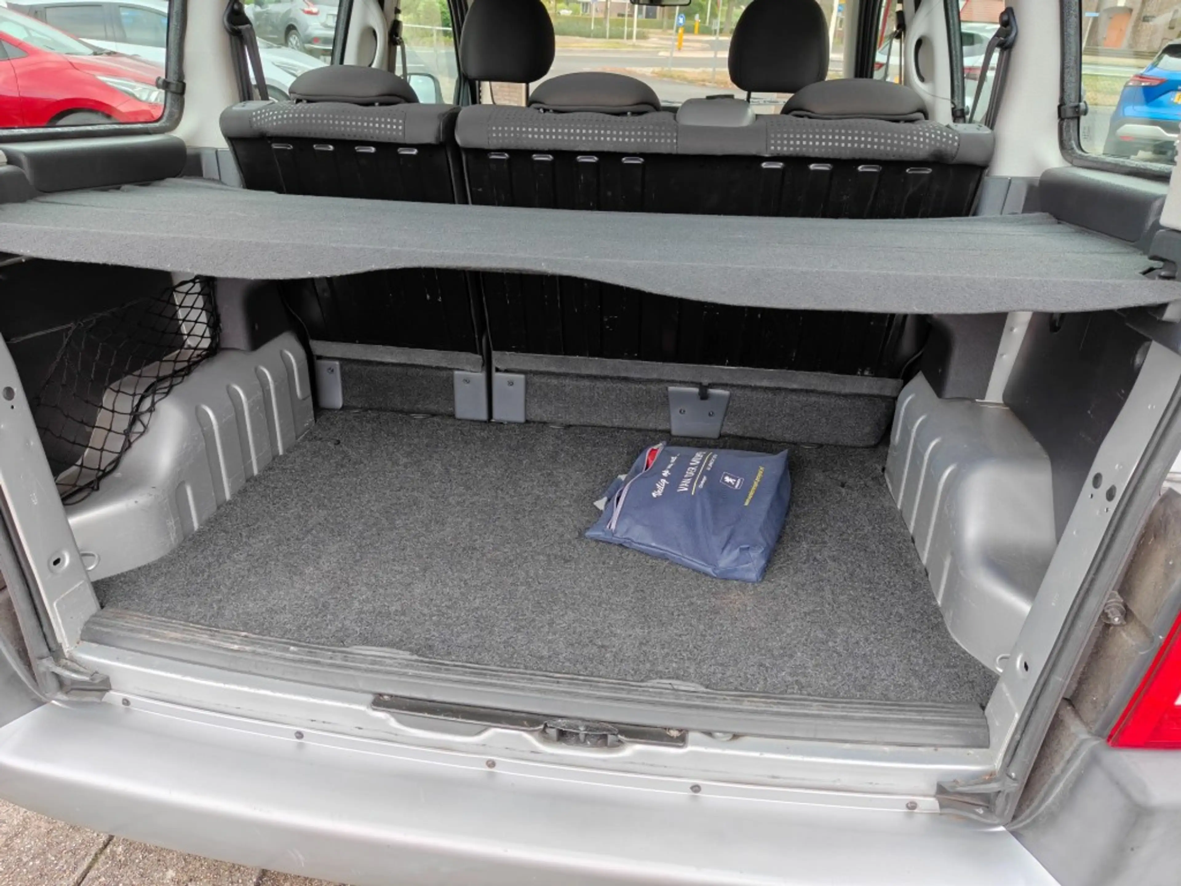 Peugeot Partner 1.6-16V XT — photo 13