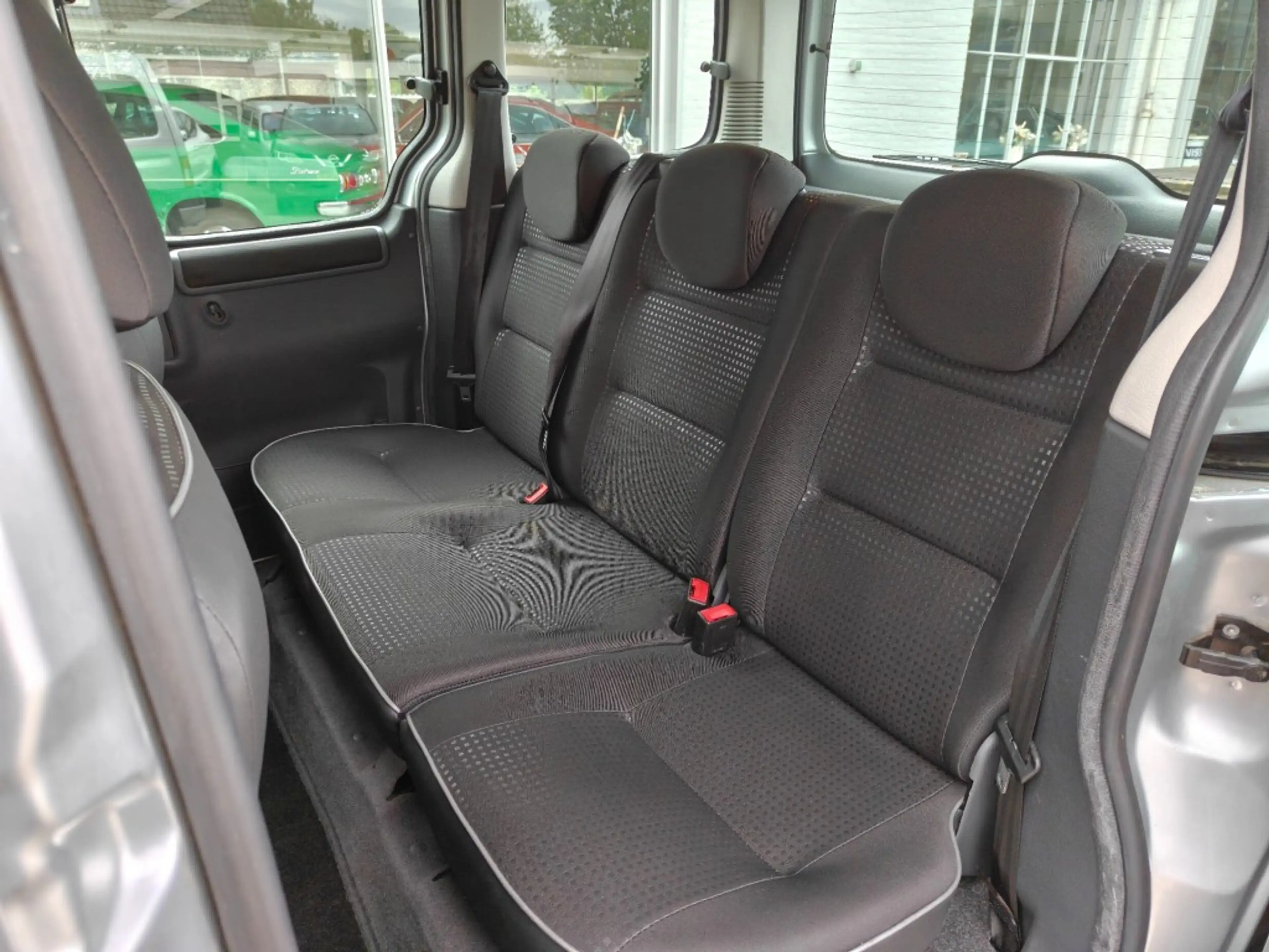 Peugeot Partner 1.6-16V XT — photo 12