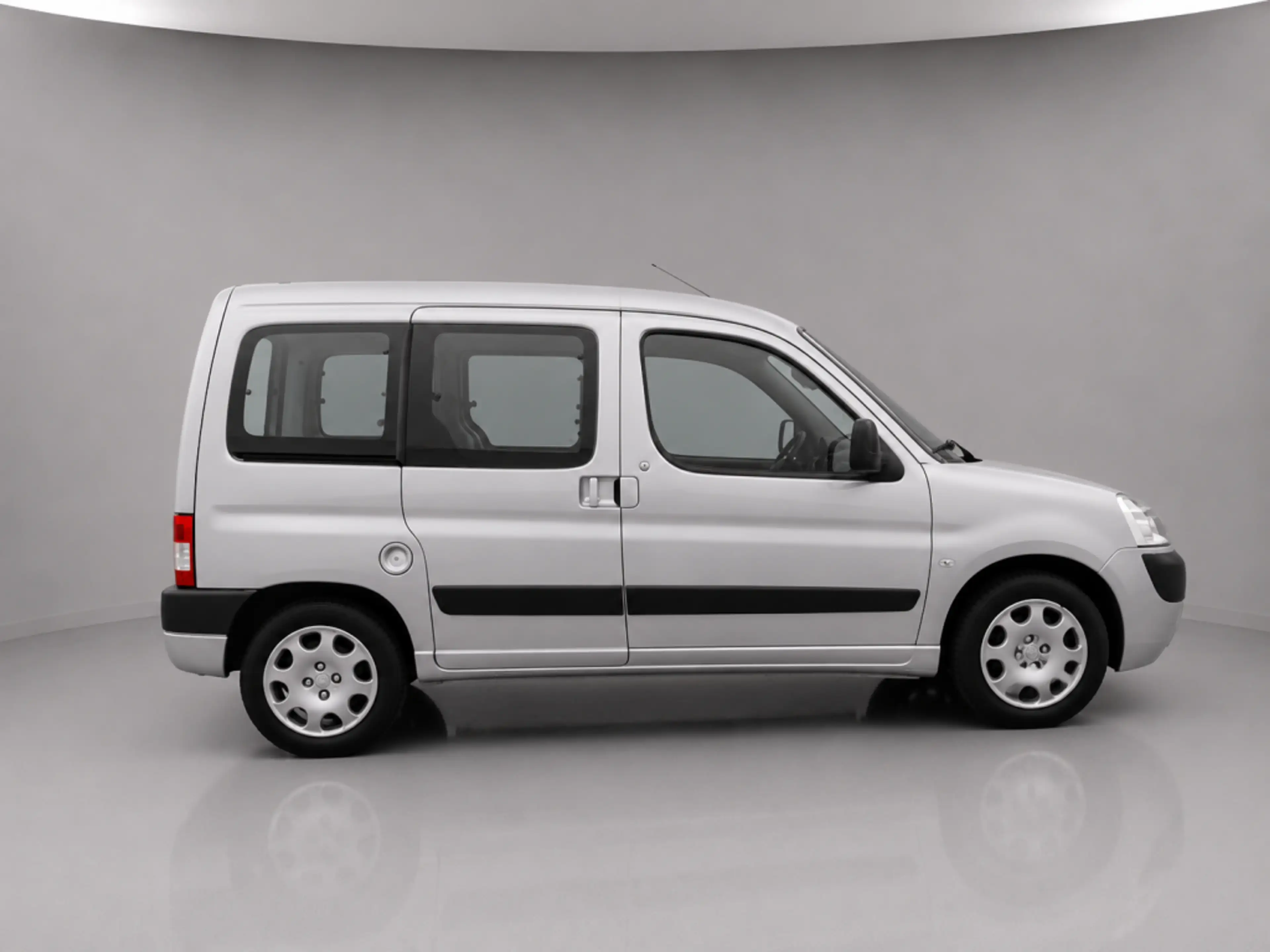Peugeot Partner 1.6-16V XT — photo 8