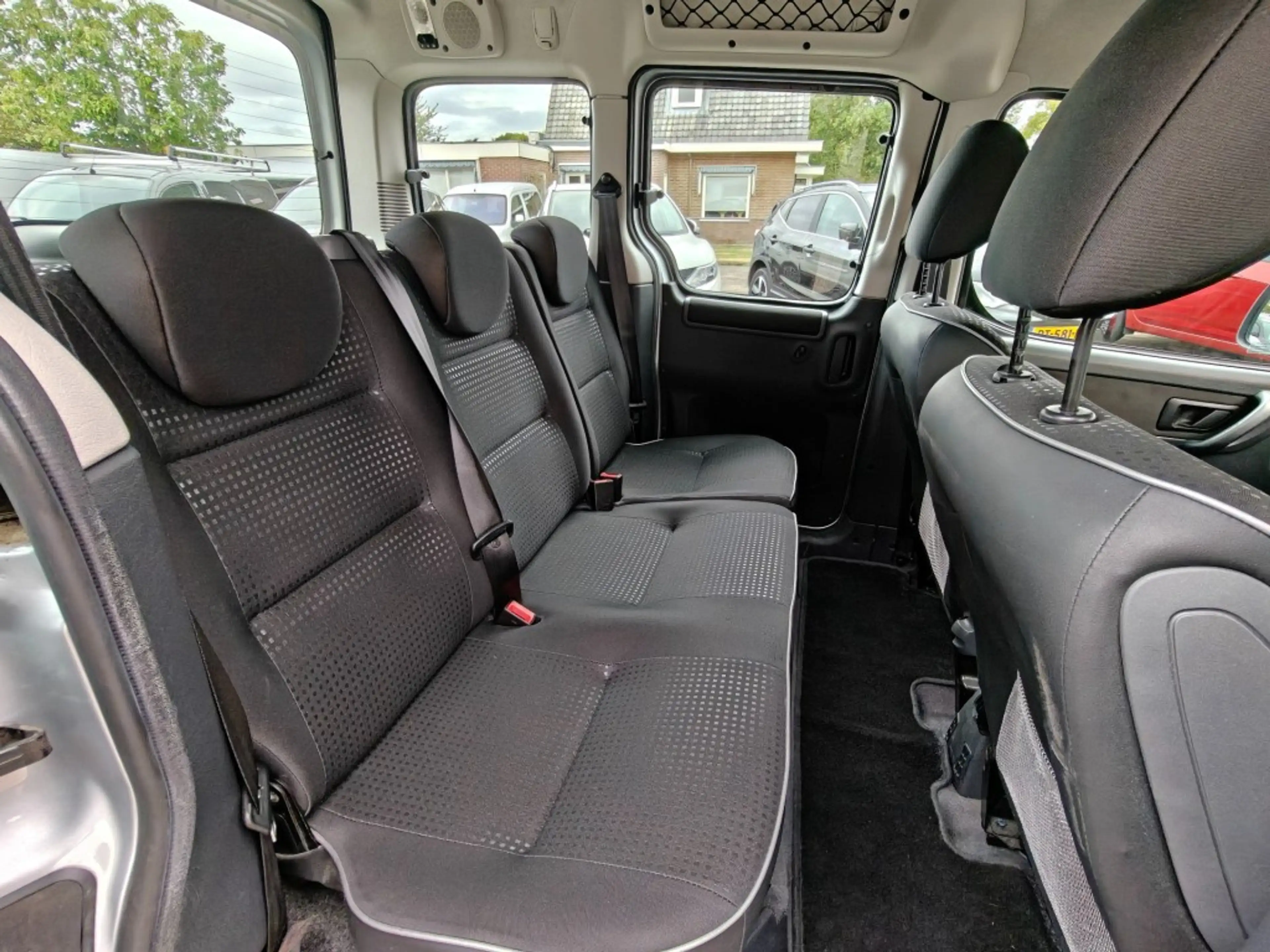 Peugeot Partner 1.6-16V XT — photo 14