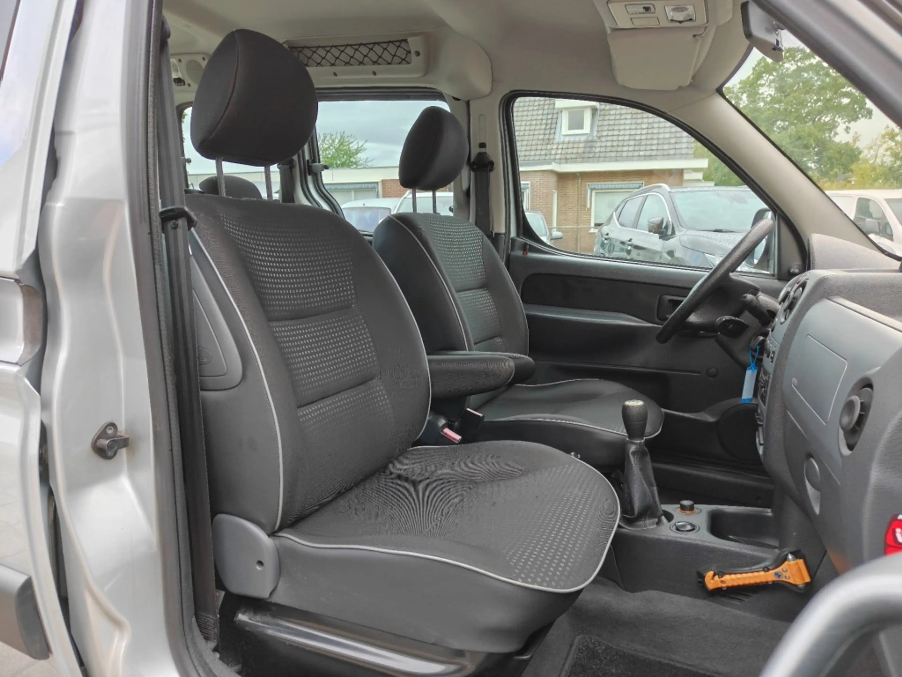 Peugeot Partner 1.6-16V XT — photo 15