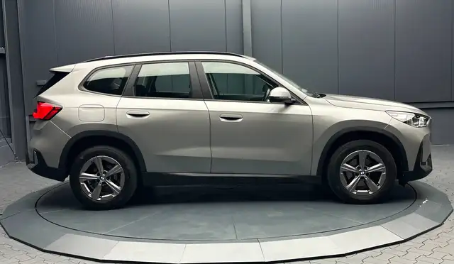 BMW X1 view 6