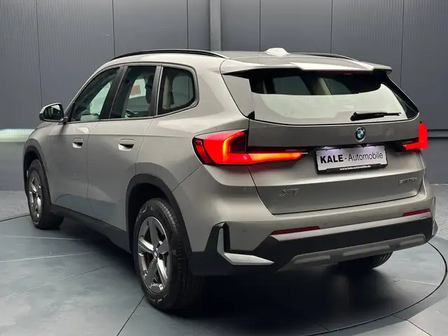 BMW X1 view 3