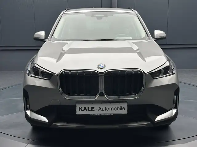 BMW X1 view 8