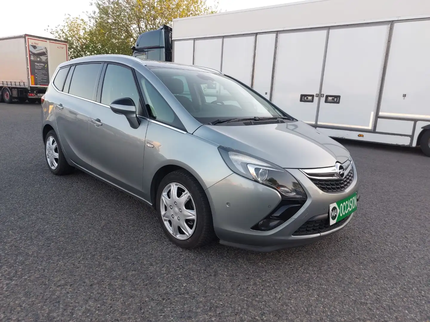Opel Zafira 2015 Tourer en très bon état Argent - 1