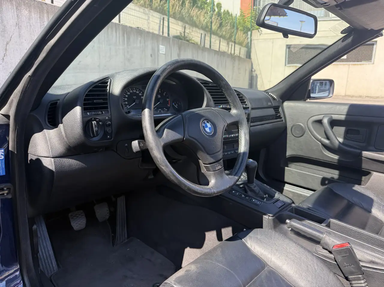 BMW 318i Cabrio Österreich-Paket, foto 12