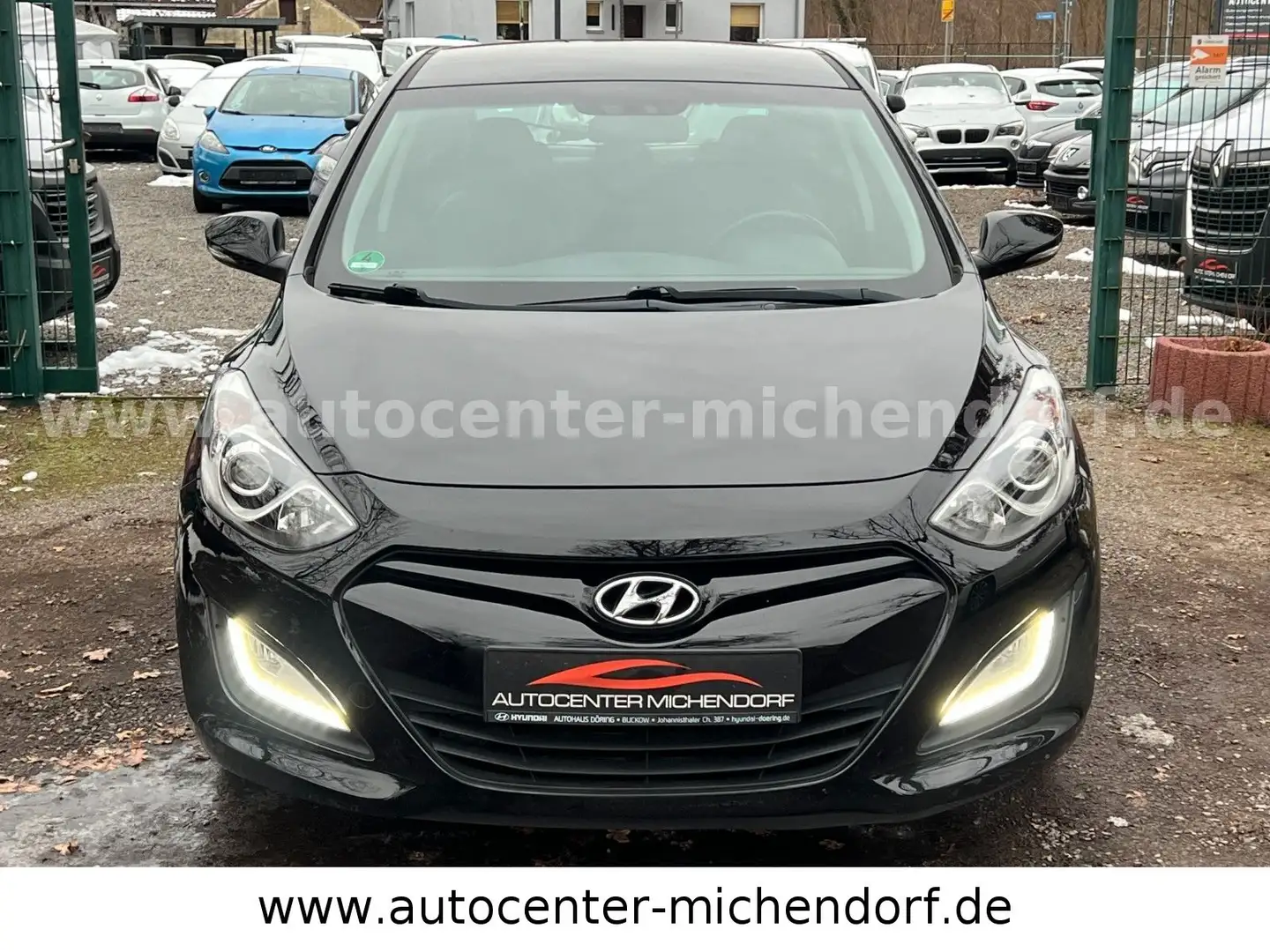 Hyundai i30 *Automatik*Navi*Kamera* Fekete - 2