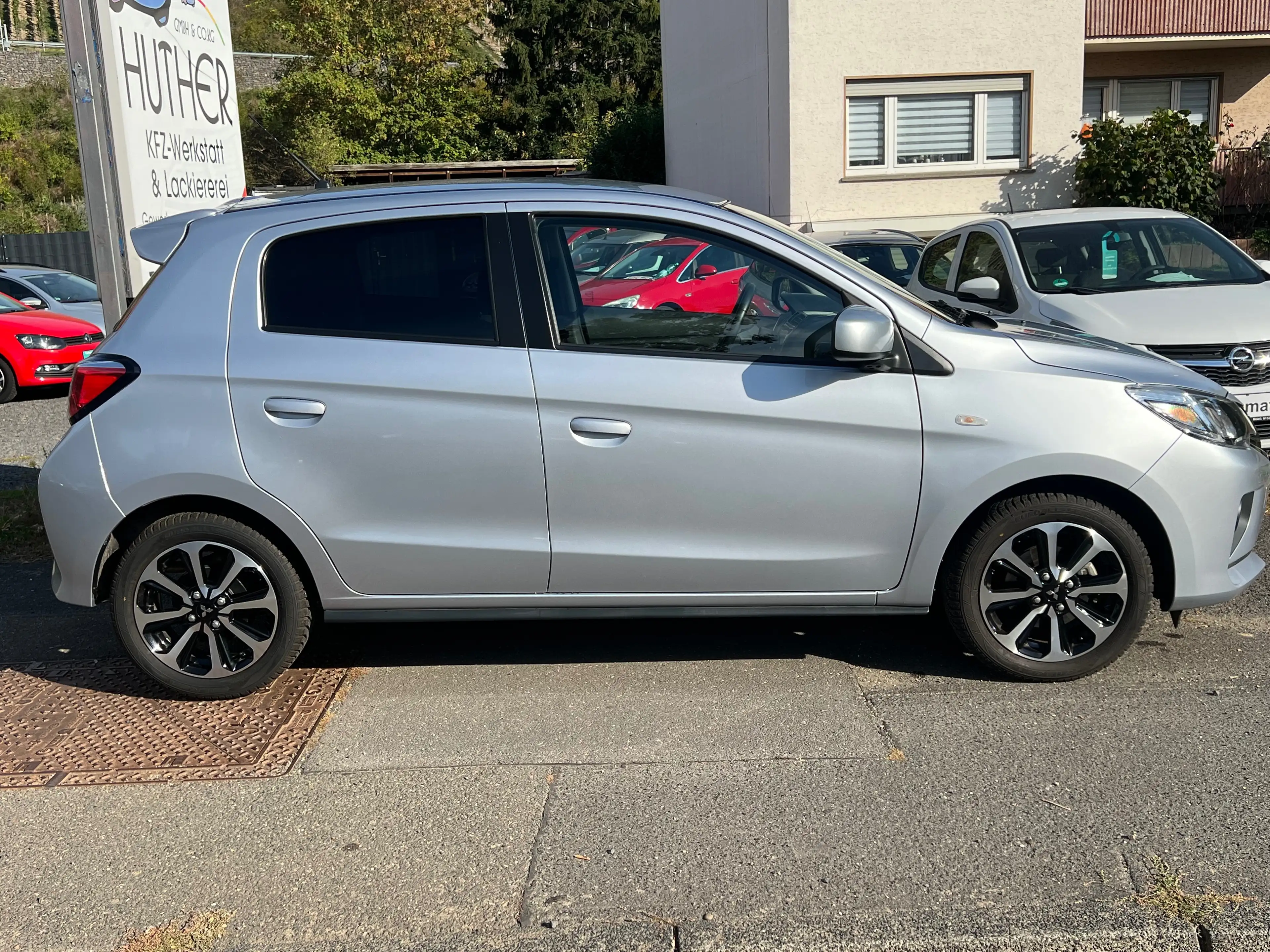 Mitsubishi Space Star Spece Star select + Rückfahrkamera tüv neu — photo 11