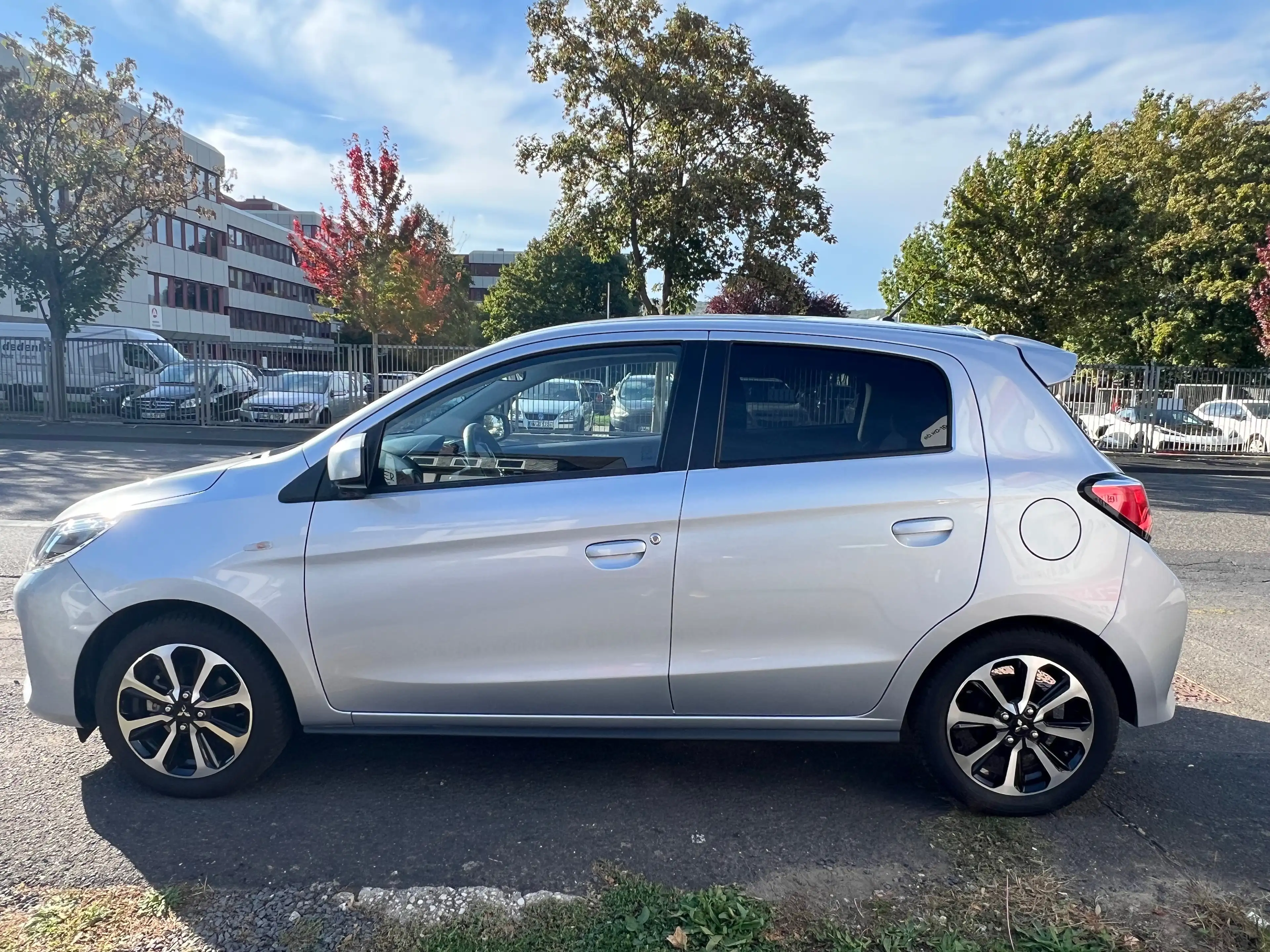 Mitsubishi Space Star Spece Star select + Rückfahrkamera tüv neu — photo 6