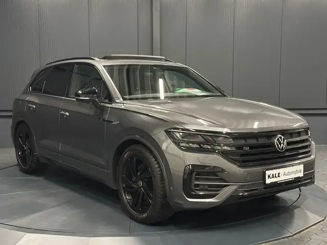 Volkswagen Touareg view 7