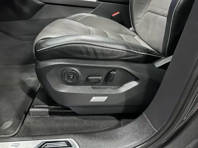 Volkswagen Touareg view 17