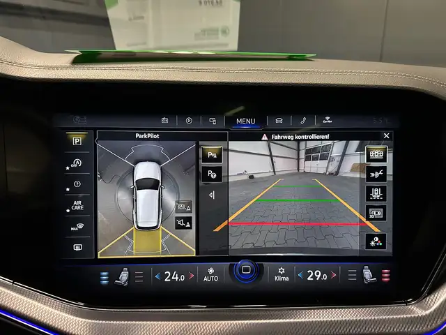 Volkswagen Touareg view 25