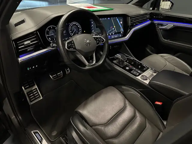 Volkswagen Touareg view 18