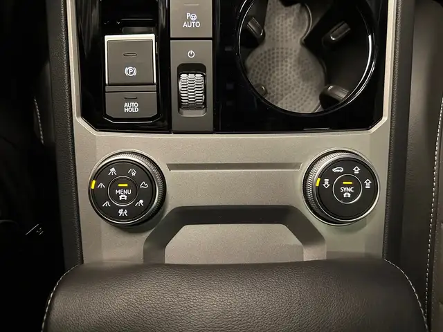 Volkswagen Touareg view 26