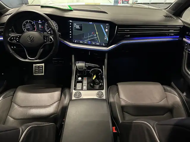Volkswagen Touareg view 13
