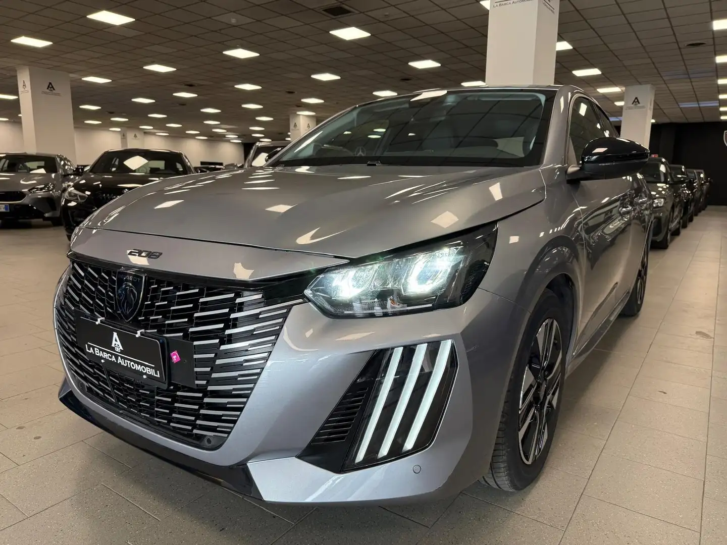 Peugeot 208 1.2 100cv Puretech Allure Silber - 2