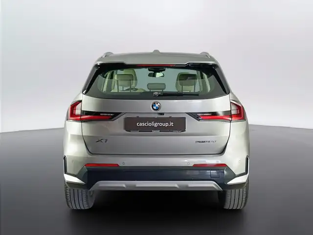 BMW X1 view 4