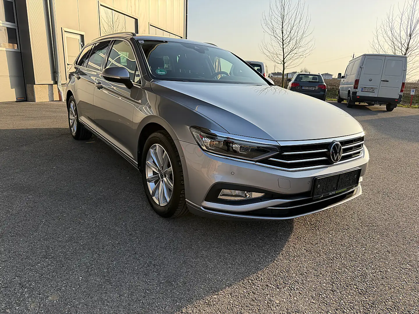 Volkswagen Passat Variant #DSG#Led#Massage#Virtual Grau - 1