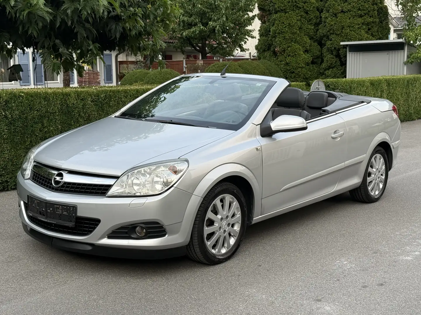 Opel Astra Twin Top Edition 111 Jahre 1,9 CDTI - 1