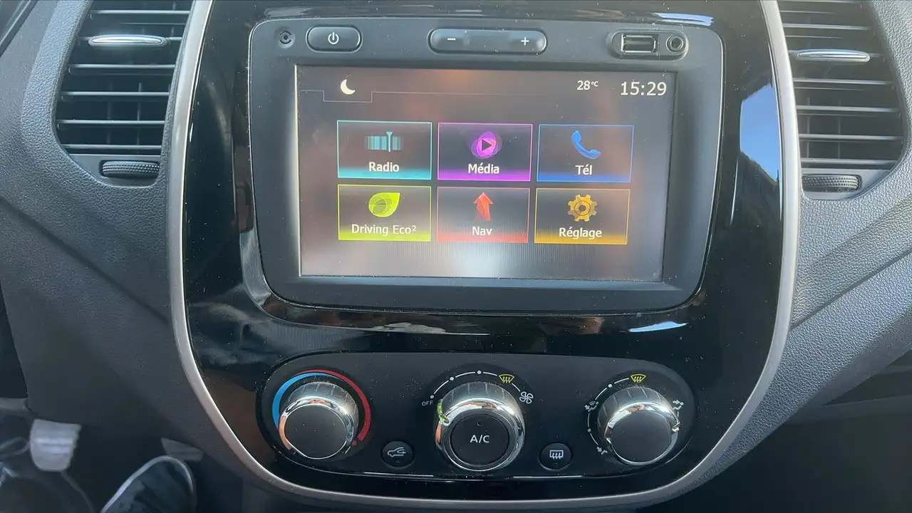 Renault Captur — photo 24