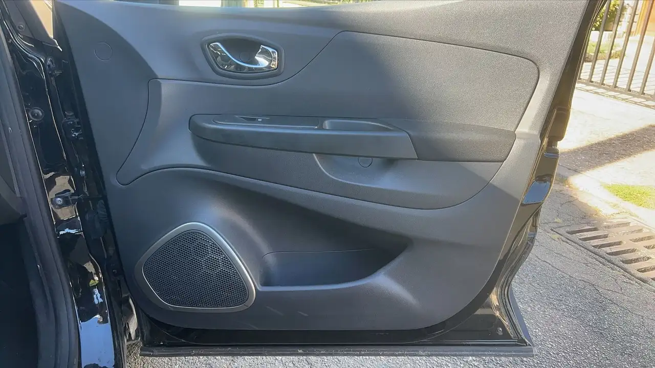 Renault Captur — photo 22