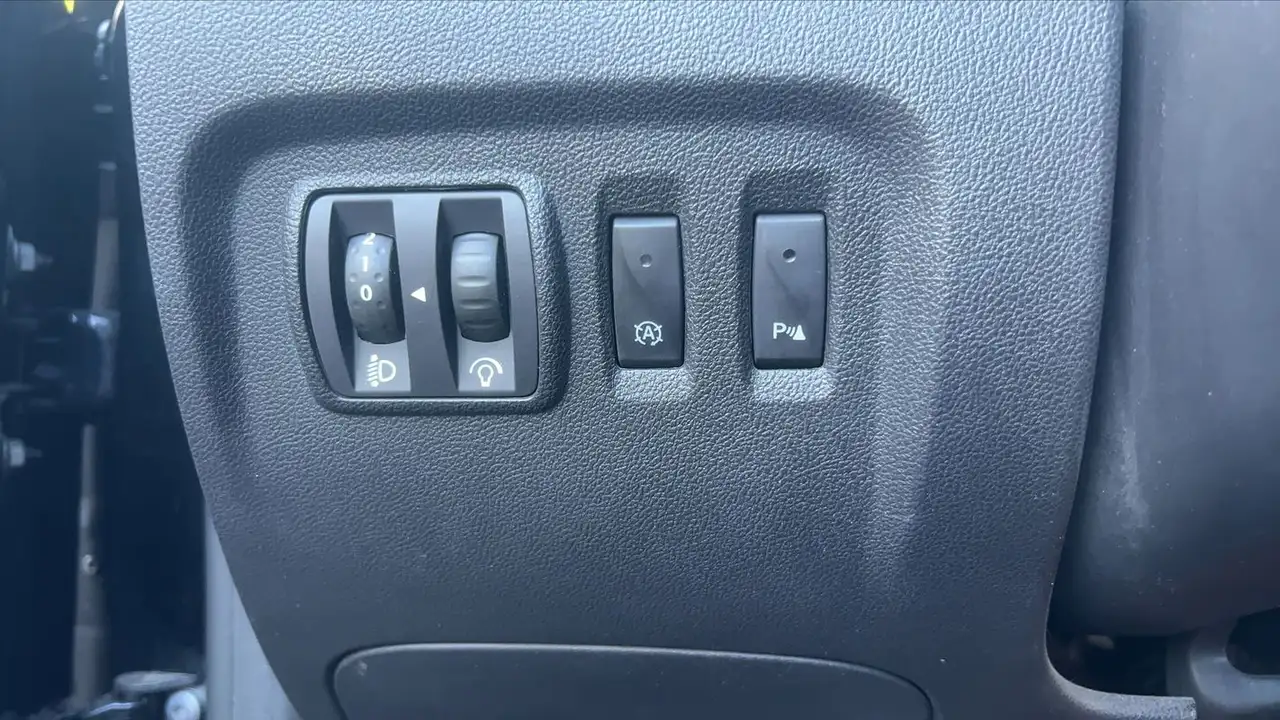 Renault Captur — photo 28