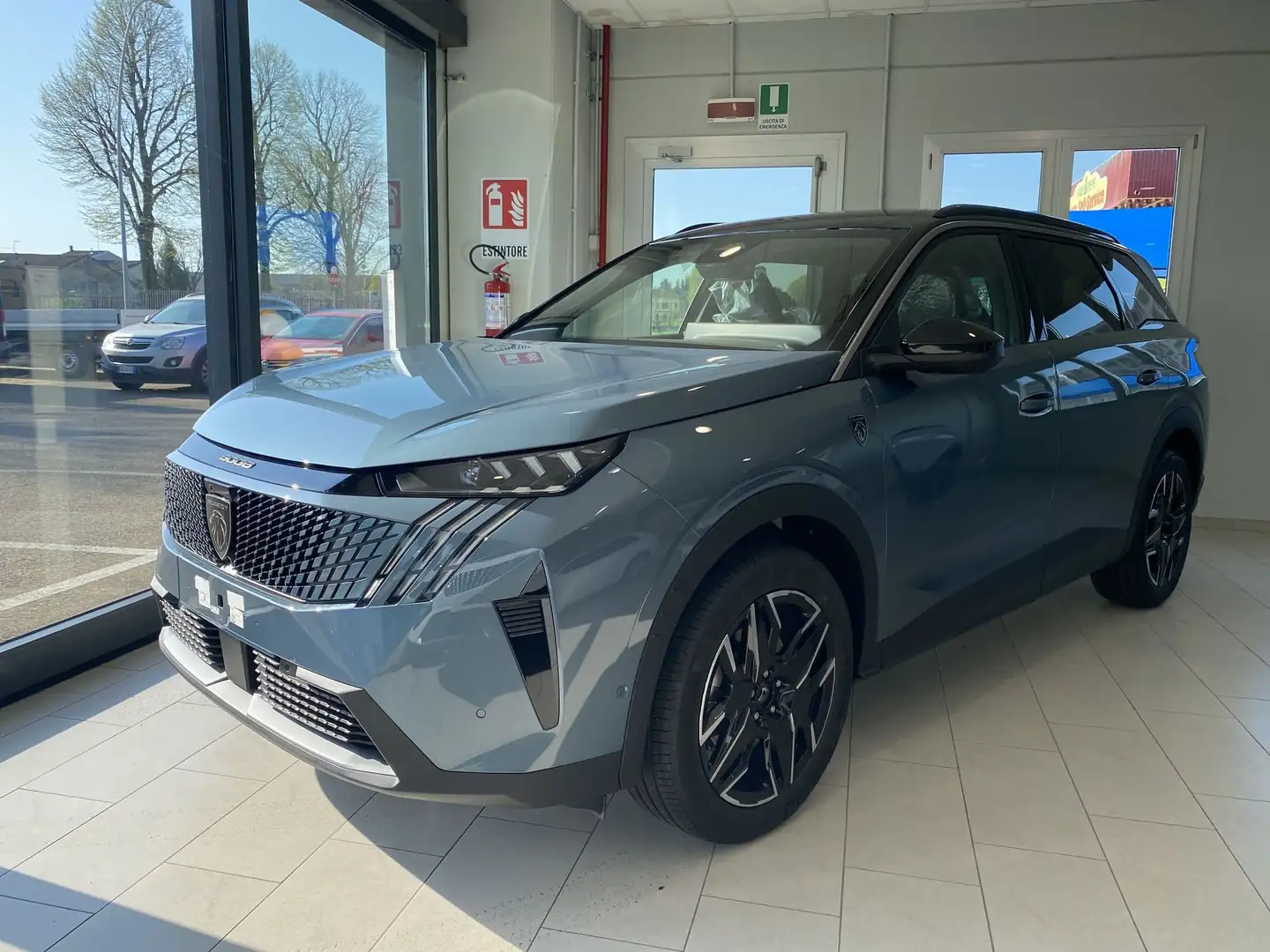 Peugeot 5008 Hybrid 145 e-DCS6 GT - 1