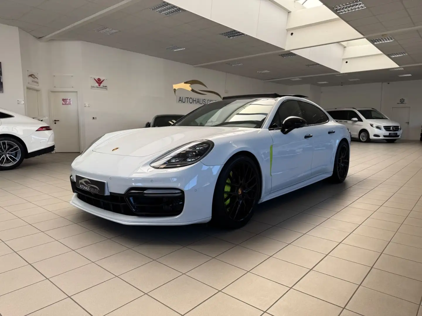 Porsche Panamera Turbo S/E-Hybr/PANO/360°-KAM/BURM/ Blanc - 1