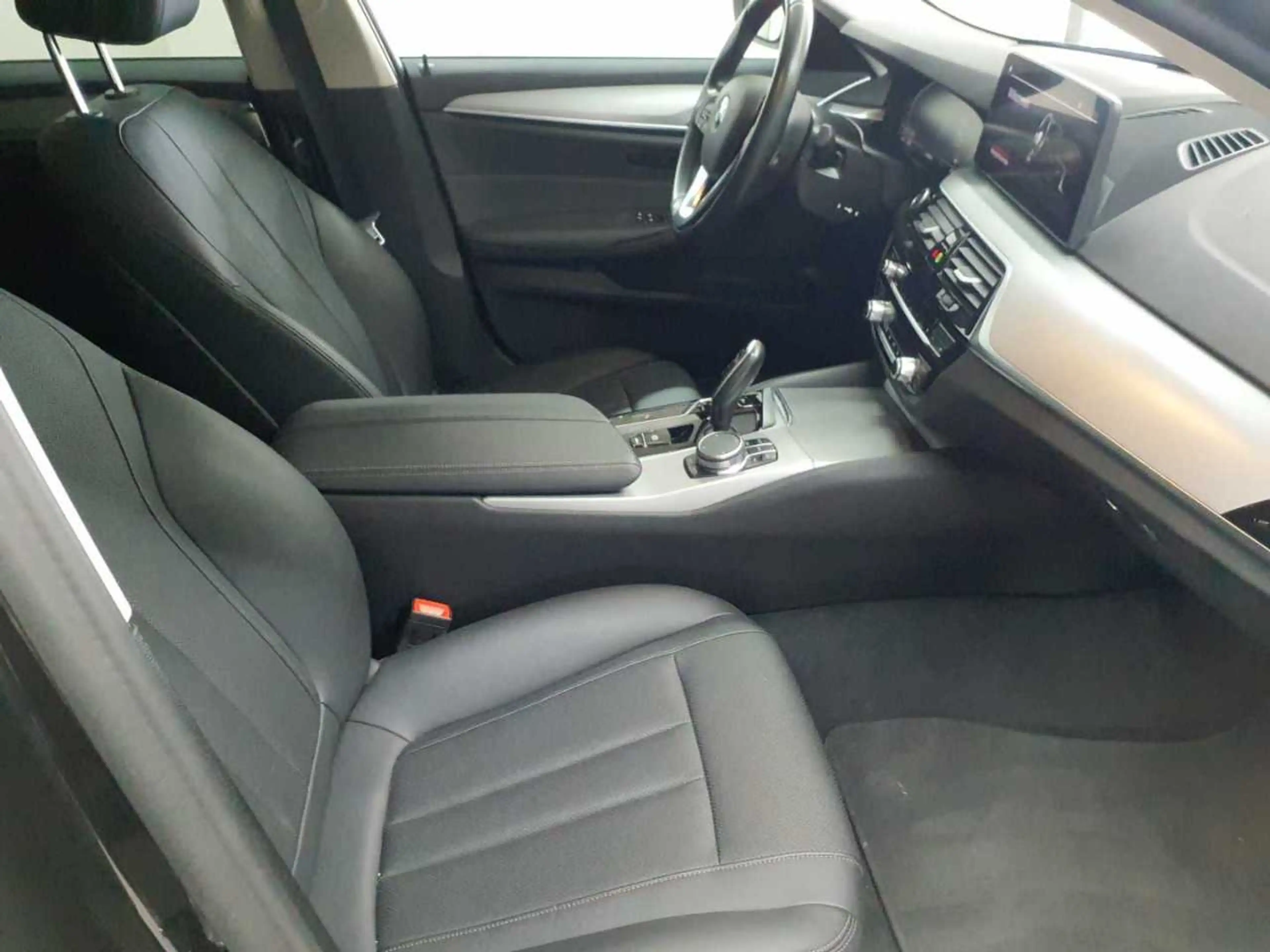 BMW 520 520d Touring Aut. Navi Leder SHZ — photo 8