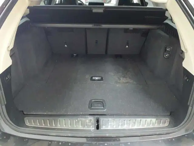 BMW 5 Series view 15