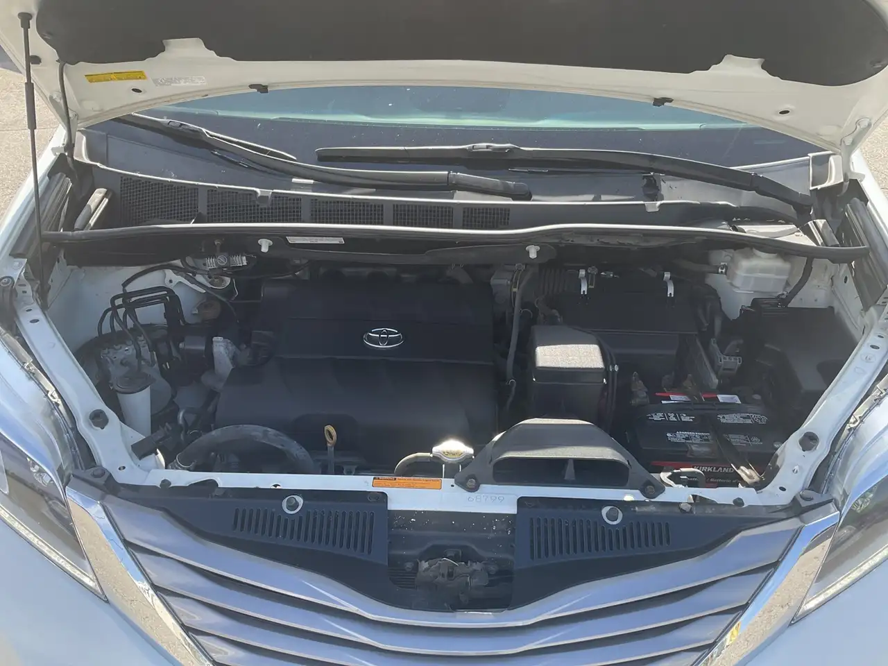 Toyota Sienna снимка Toyota Sienna