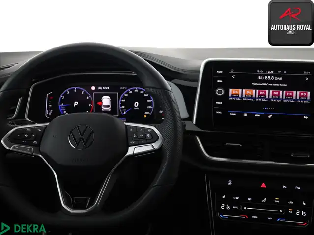 Volkswagen T-Roc view 15