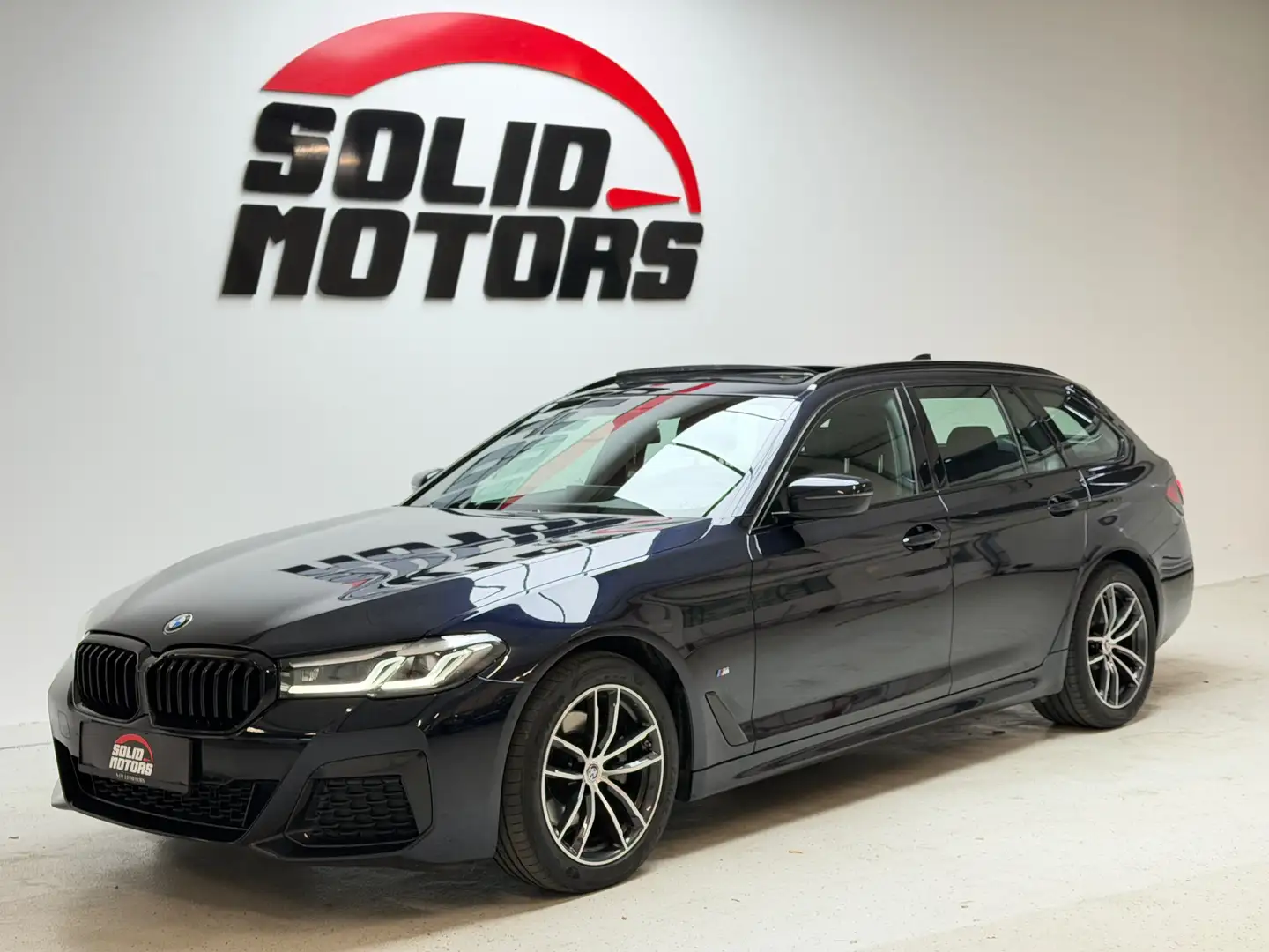 BMW 520 520 d xDrive M Sport/Pano/LED/Alcantara/Carplay Schwarz - 1