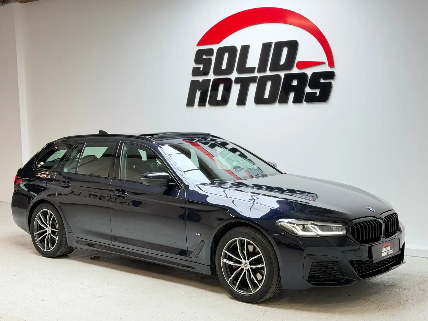 BMW 520 520 d xDrive M Sport/Pano/LED/Alcantara/Carplay Schwarz - 2