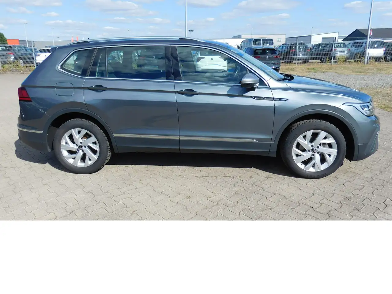 Volkswagen Tiguan Allspace 1.5 TSI Life 7 Sitze Navi DSG, миниатюра 2